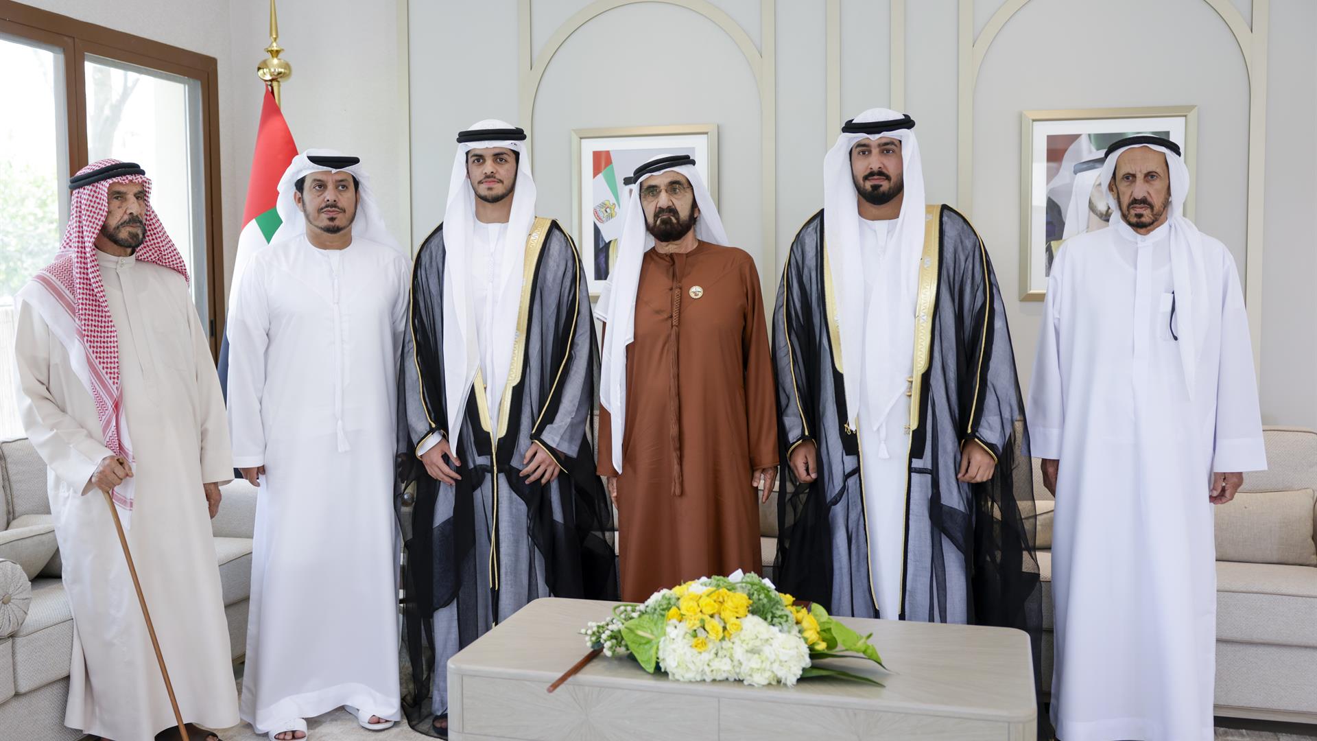 محمد بن راشد يحضر أفراح الكتبي والمزروعي