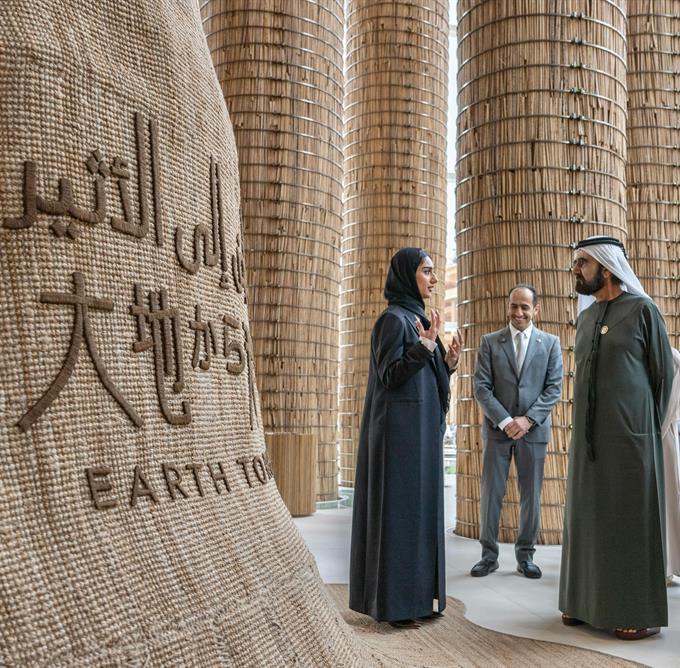  صاحب السمو الشيخ محمد بن راشد آل مكتوم - محمد بن راشد يزور جناح دولة الإمارات في إكسبو 2025 أوساكا