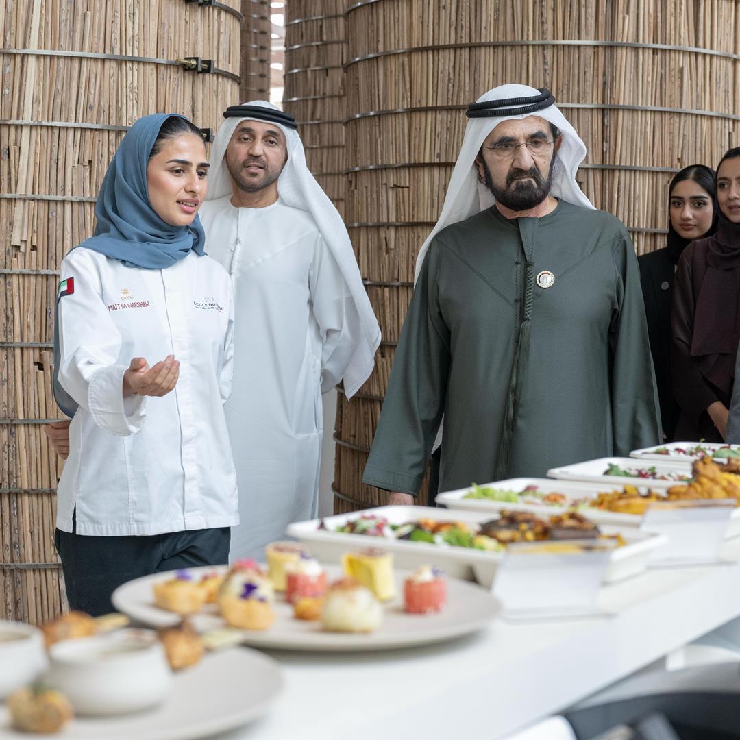 محمد بن راشد يزور جناح دولة الإمارات في "إكسبو 2025 أوساكا"