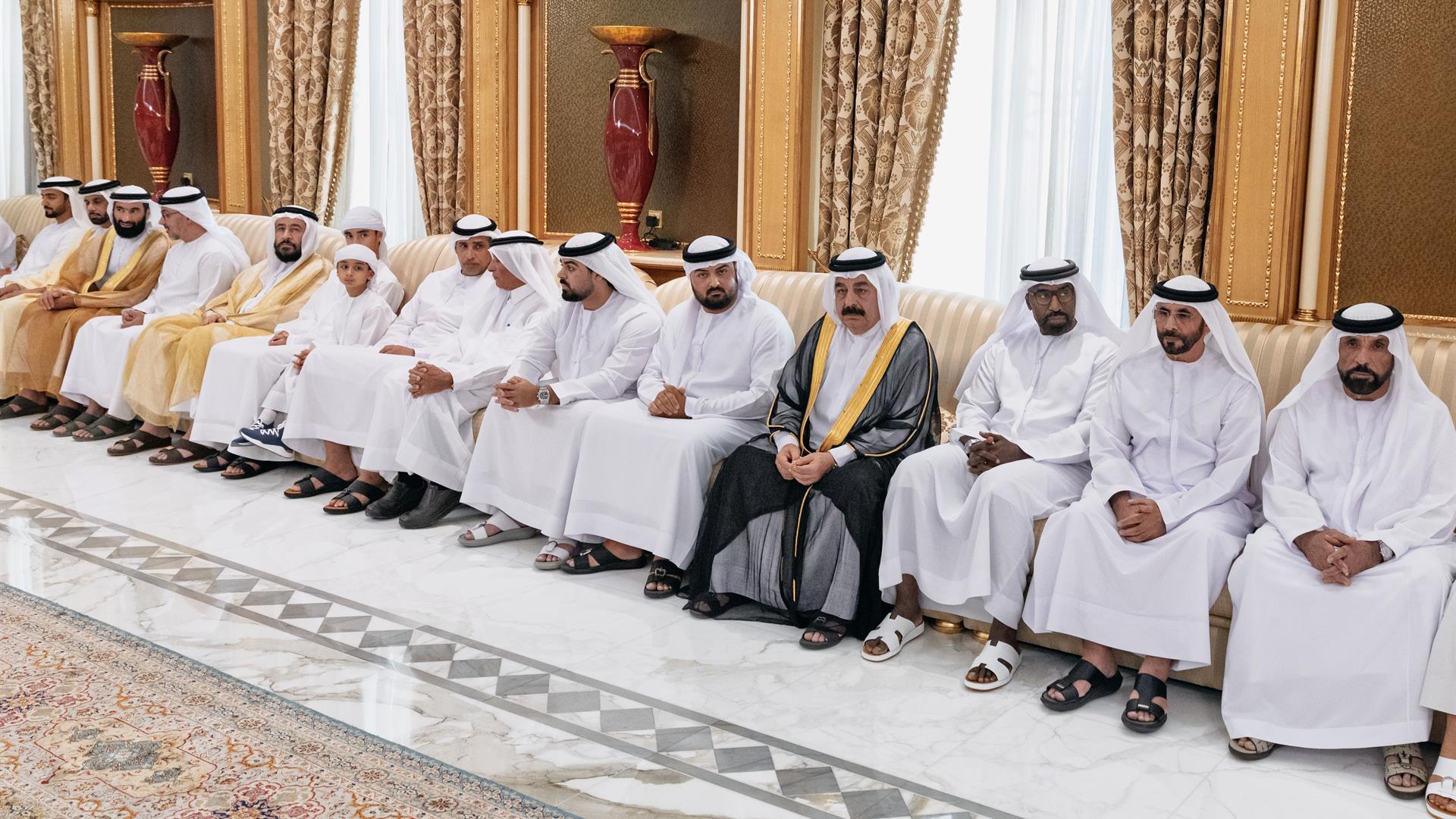 محمد بن راشد يستقبل المهنئين بعيد الأضحى المبارك