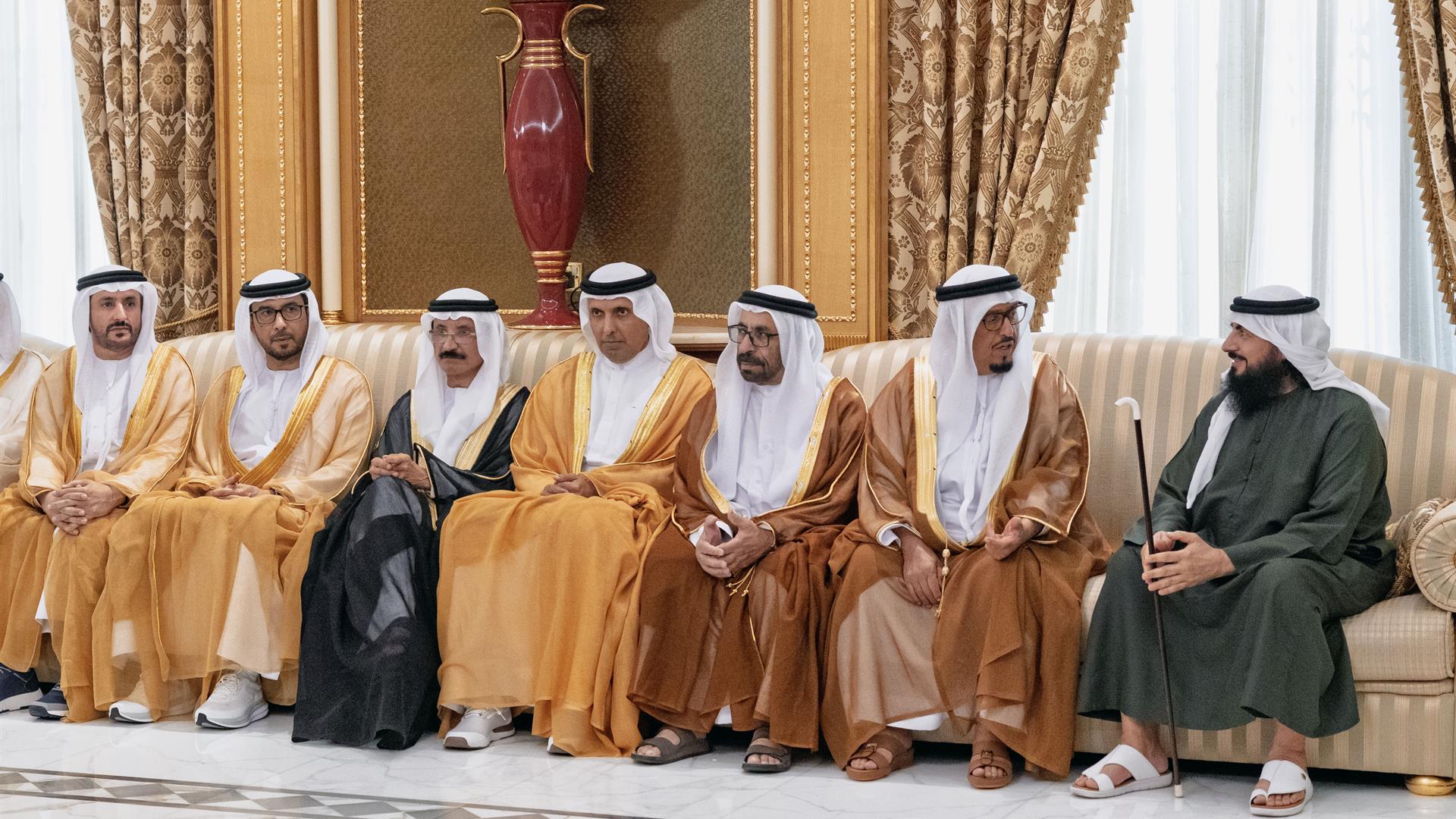 محمد بن راشد يستقبل المهنئين بعيد الأضحى المبارك
