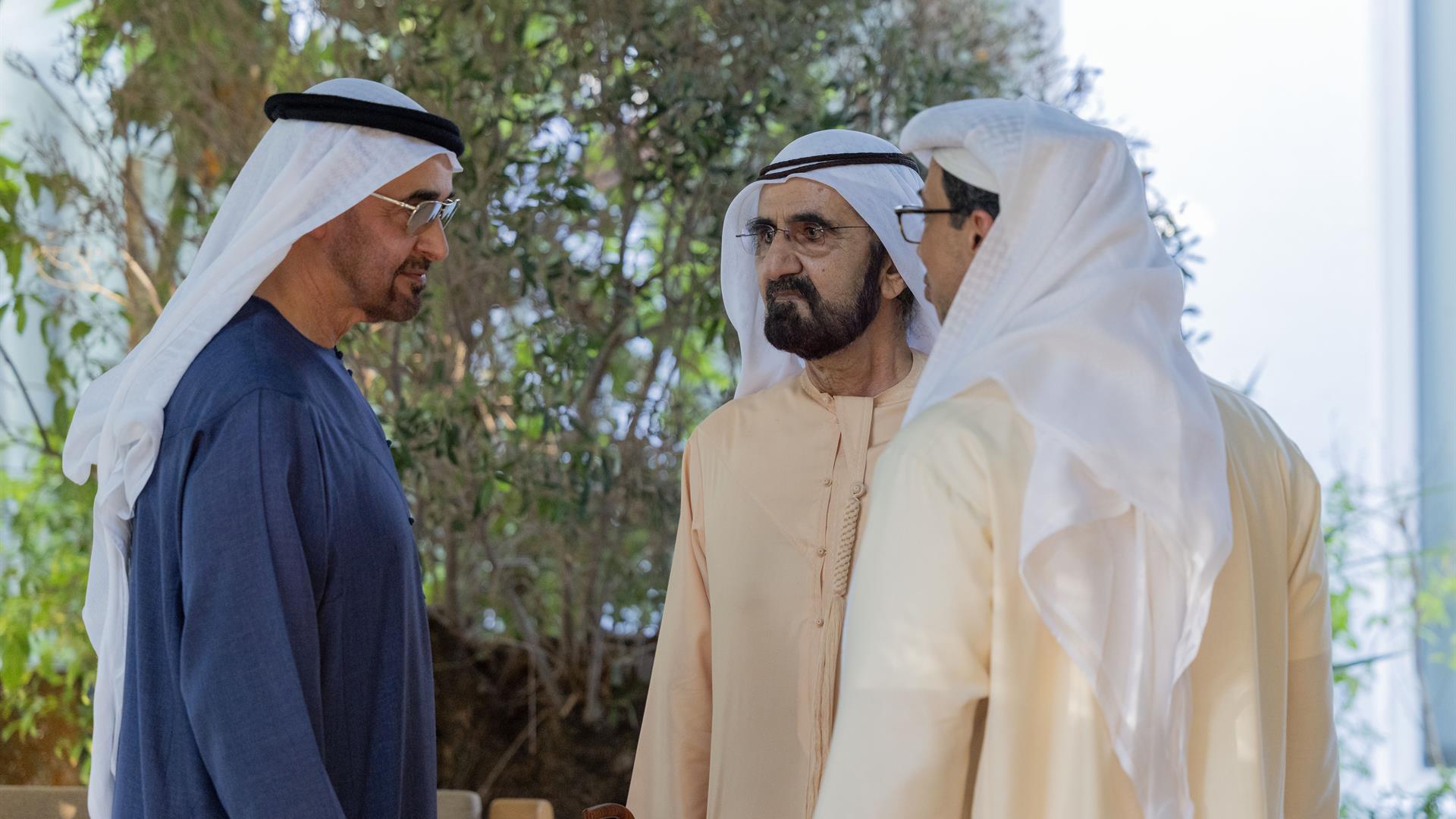 رئيس الدولة ومحمد بن راشد يبحثان جهود تعزيز  التنمية الوطنية والازدهار الذي يحققه الاقتصاد الوطني