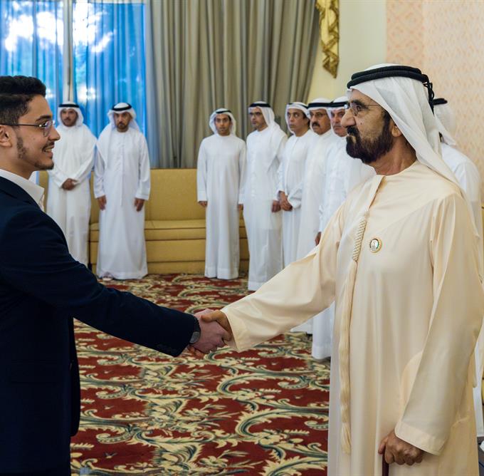  صاحب السمو الشيخ محمد بن راشد آل مكتوم - محمد بن راشد يلتقي أوائل الثانوية العامة على مستوى الدولة