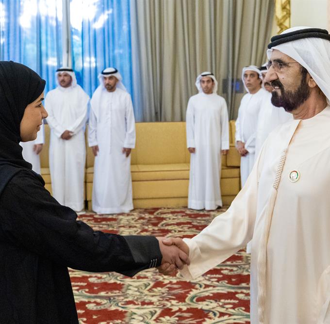  صاحب السمو الشيخ محمد بن راشد آل مكتوم - محمد بن راشد يلتقي أوائل الثانوية العامة على مستوى الدولة