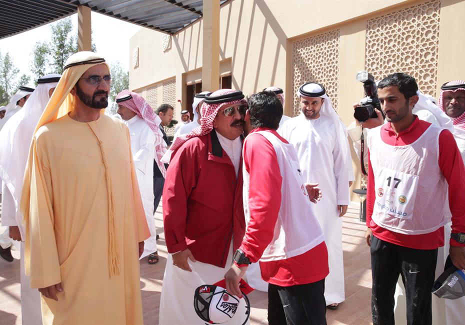  صاحب السمو الشيخ محمد بن راشد آل مكتوم-أخبار-محمد بن راشد وملك البحرين يشهدان تتويج حمد بن دلموك آل مكتوم بطلاً لسباق كأس الخليج للقدرة في البحرين