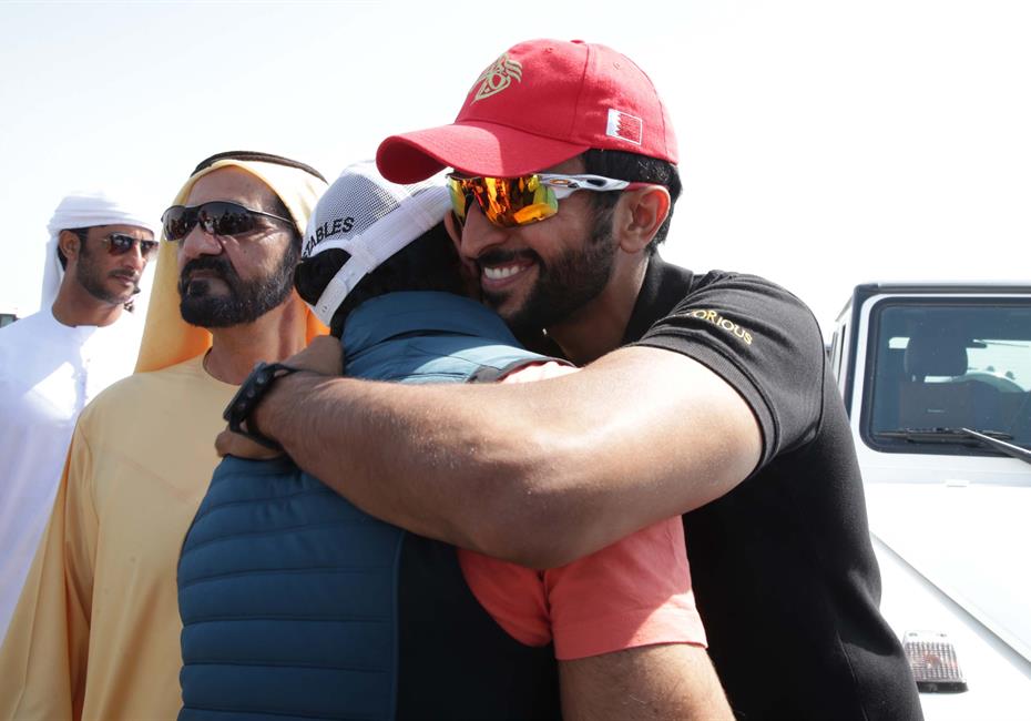  صاحب السمو الشيخ محمد بن راشد آل مكتوم-أخبار-محمد بن راشد وملك البحرين يشهدان تتويج حمد بن دلموك آل مكتوم بطلاً لسباق كأس الخليج للقدرة في البحرين
