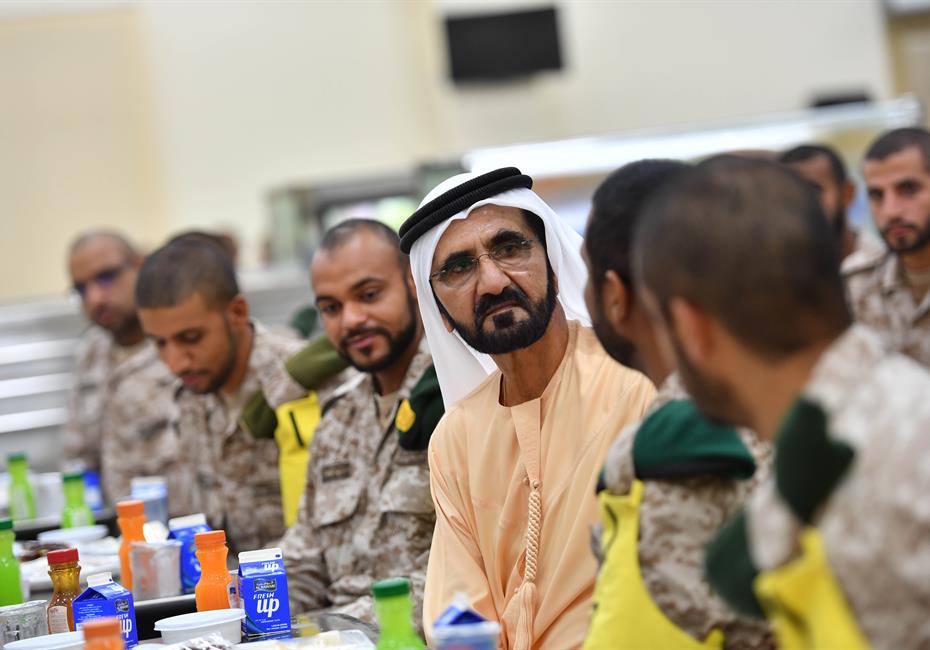  صاحب السمو الشيخ محمد بن راشد آل مكتوم-أخبار-محمد بن راشد يشارك مجندي الخدمة الوطنية طعام الإفطار