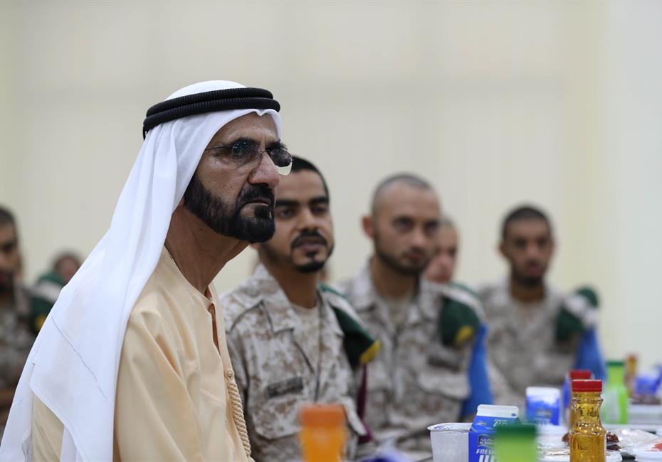  صاحب السمو الشيخ محمد بن راشد آل مكتوم-أخبار-محمد بن راشد يشارك مجندي الخدمة الوطنية طعام الإفطار