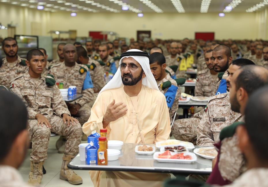  صاحب السمو الشيخ محمد بن راشد آل مكتوم-أخبار-محمد بن راشد يشارك مجندي الخدمة الوطنية طعام الإفطار