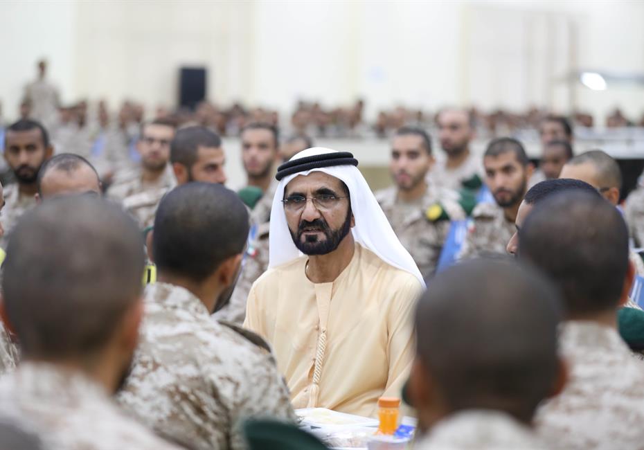  صاحب السمو الشيخ محمد بن راشد آل مكتوم-أخبار-محمد بن راشد يشارك مجندي الخدمة الوطنية طعام الإفطار
