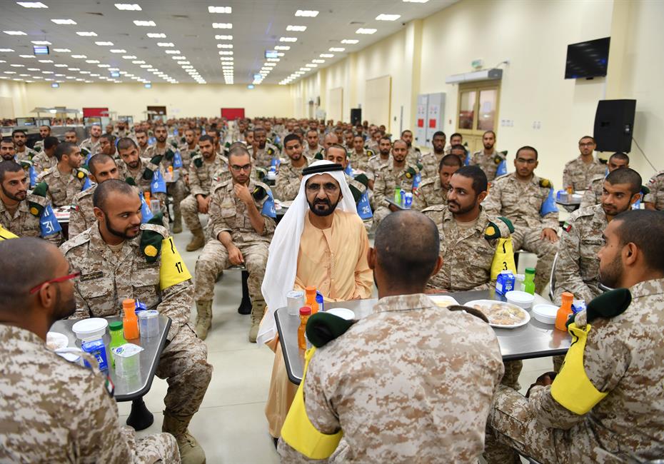  صاحب السمو الشيخ محمد بن راشد آل مكتوم-أخبار-محمد بن راشد يشارك مجندي الخدمة الوطنية طعام الإفطار