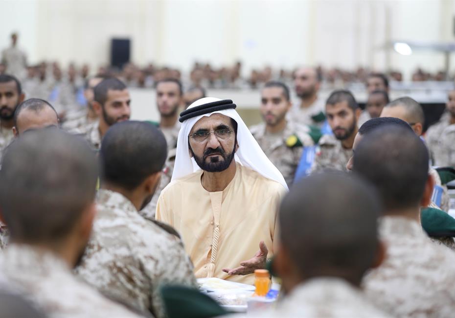  صاحب السمو الشيخ محمد بن راشد آل مكتوم-أخبار-محمد بن راشد يشارك مجندي الخدمة الوطنية طعام الإفطار
