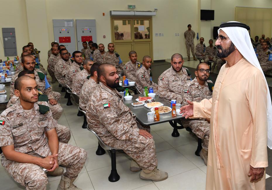  صاحب السمو الشيخ محمد بن راشد آل مكتوم-أخبار-محمد بن راشد يشارك مجندي الخدمة الوطنية طعام الإفطار