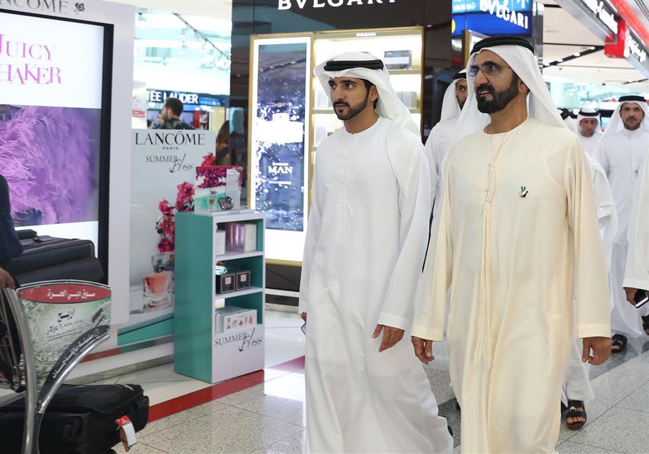  صاحب السمو الشيخ محمد بن راشد آل مكتوم-أخبار-محمد بن راشد يزور مطار دبي الدولي ويطمئن على راحة وسلامة مستخدميه
