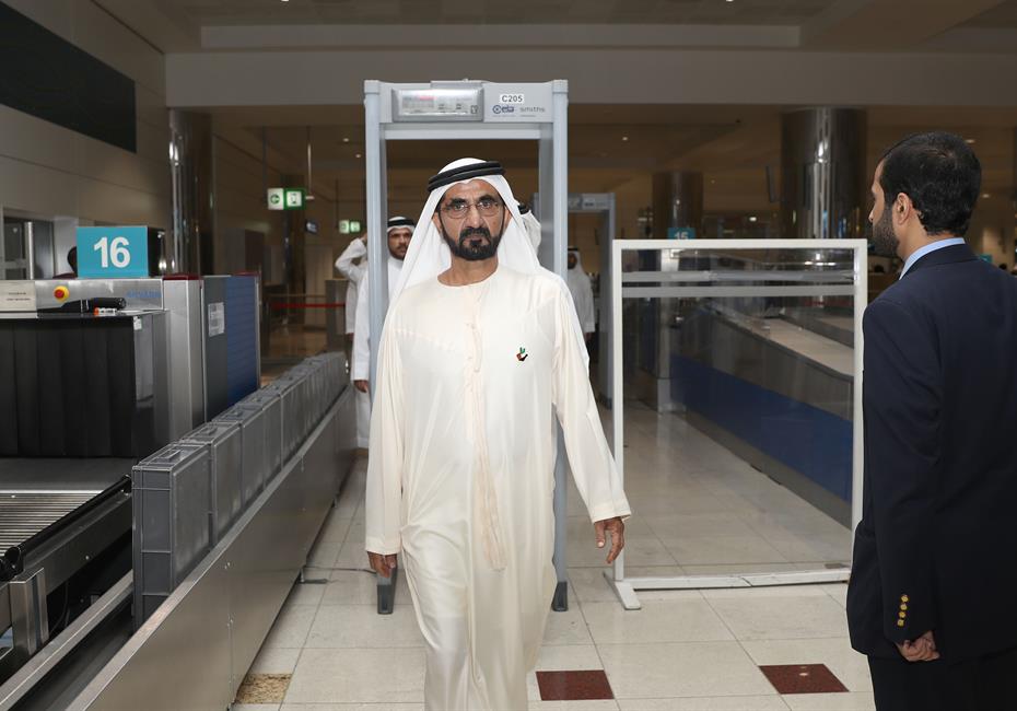  صاحب السمو الشيخ محمد بن راشد آل مكتوم-أخبار-محمد بن راشد يزور مطار دبي الدولي ويطمئن على راحة وسلامة مستخدميه