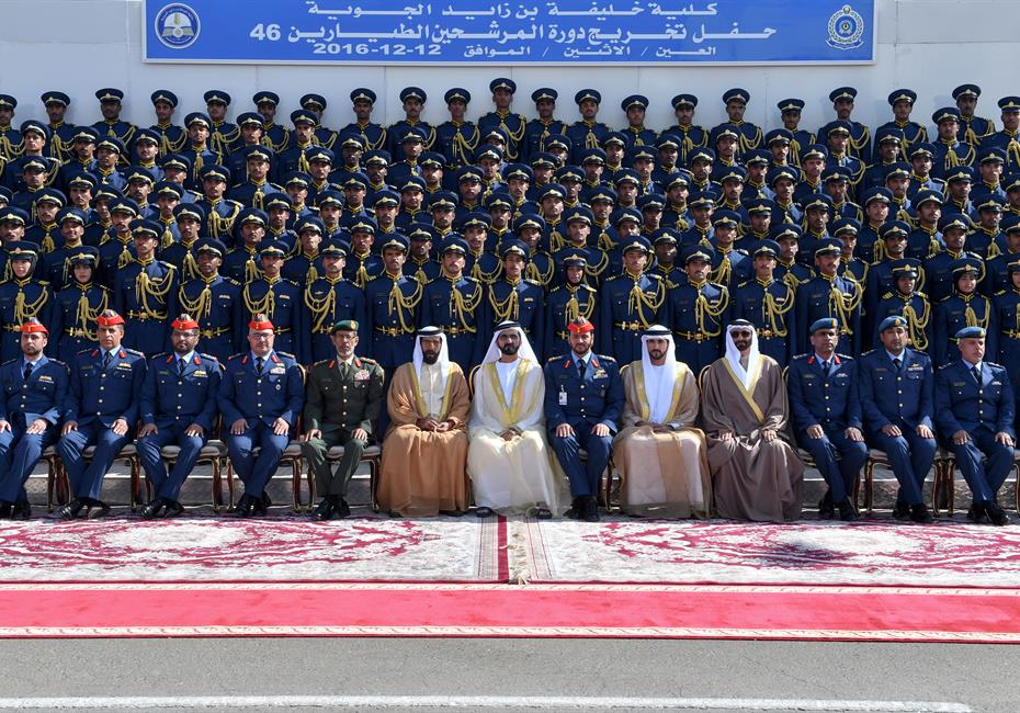  صاحب السمو الشيخ محمد بن راشد آل مكتوم-أخبار-محمد بن راشد يشهد تخريج دورة المرشحين الطيارين والجويين في كلية خليفة بن زايد الجوية