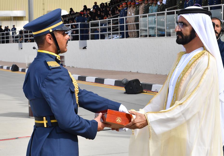  صاحب السمو الشيخ محمد بن راشد آل مكتوم-أخبار-محمد بن راشد يشهد تخريج دورة المرشحين الطيارين والجويين في كلية خليفة بن زايد الجوية