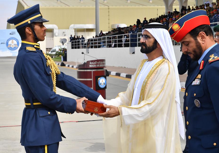  صاحب السمو الشيخ محمد بن راشد آل مكتوم-أخبار-محمد بن راشد يشهد تخريج دورة المرشحين الطيارين والجويين في كلية خليفة بن زايد الجوية