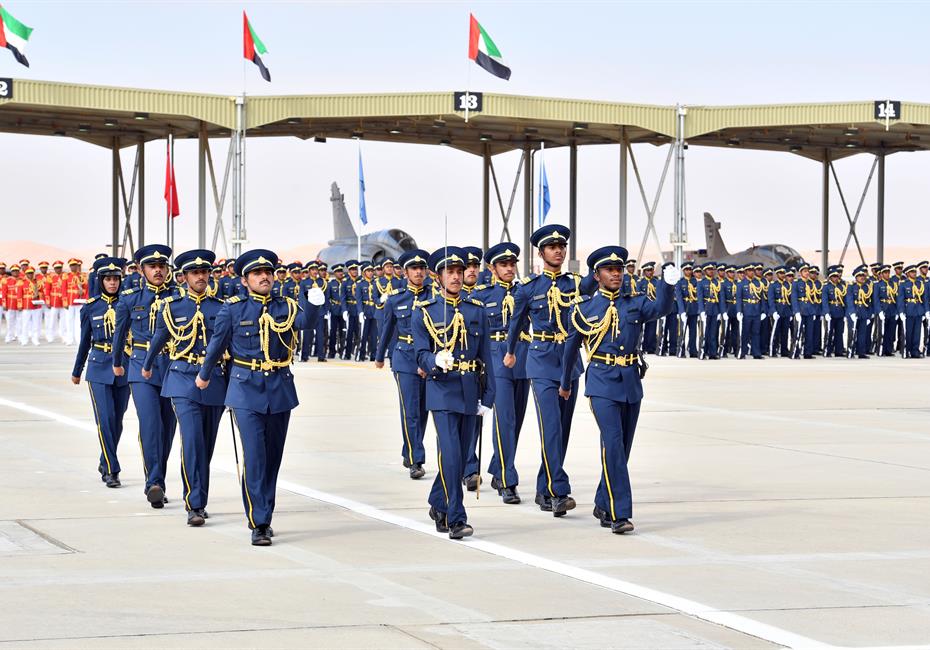  صاحب السمو الشيخ محمد بن راشد آل مكتوم-أخبار-محمد بن راشد يشهد تخريج دورة المرشحين الطيارين والجويين في كلية خليفة بن زايد الجوية