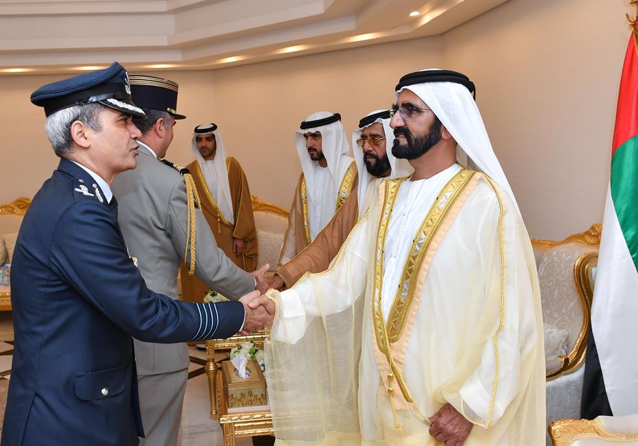  صاحب السمو الشيخ محمد بن راشد آل مكتوم-أخبار-محمد بن راشد يشهد تخريج دورة المرشحين الطيارين والجويين في كلية خليفة بن زايد الجوية