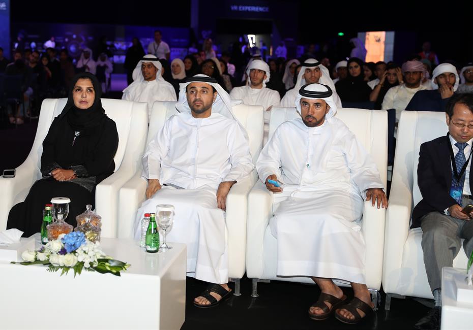 صاحب السمو الشيخ محمد بن راشد آل مكتوم-أخبار-محمد بن راشد يشهد المحاضرة الاولى في سلسلة فعاليات منتدى الفضاء مشروعنا