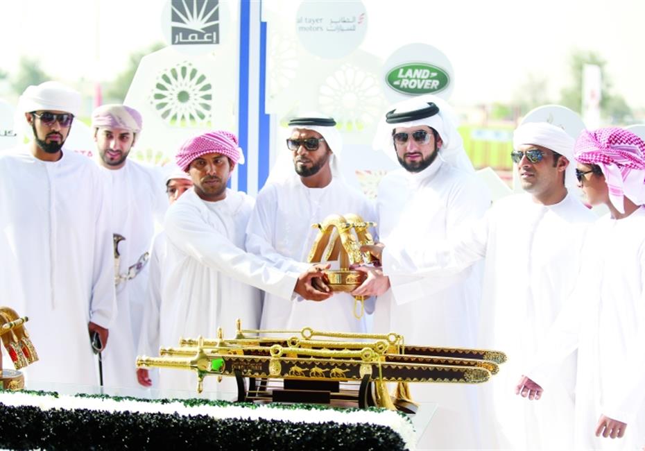  صاحب السمو الشيخ محمد بن راشد آل مكتوم-أخبار-محمد بن راشد يشهد تحدي السيوف لهجن أبناء القبائل في المرموم