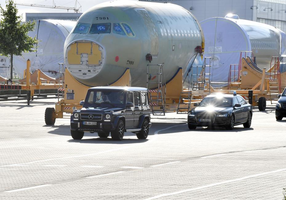 His Highness Sheikh Mohammed bin Rashid Al Maktoum-News-Mohammed bin Rashid tours Airbus Plant in Hamburg