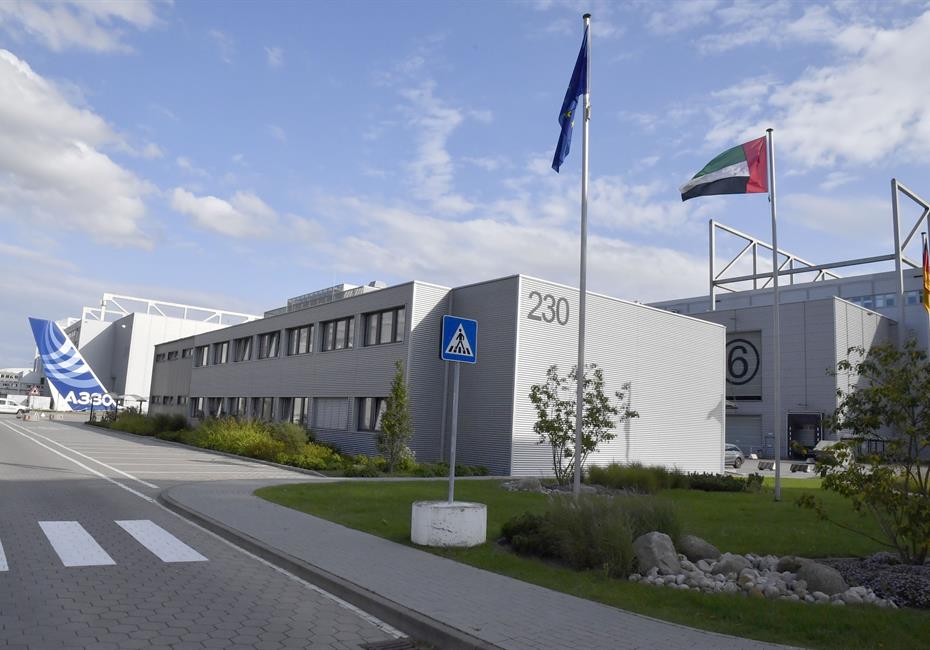 His Highness Sheikh Mohammed bin Rashid Al Maktoum-News-Mohammed bin Rashid tours Airbus Plant in Hamburg