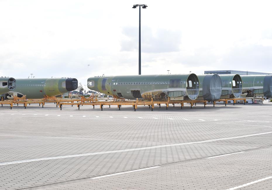 His Highness Sheikh Mohammed bin Rashid Al Maktoum-News-Mohammed bin Rashid tours Airbus Plant in Hamburg