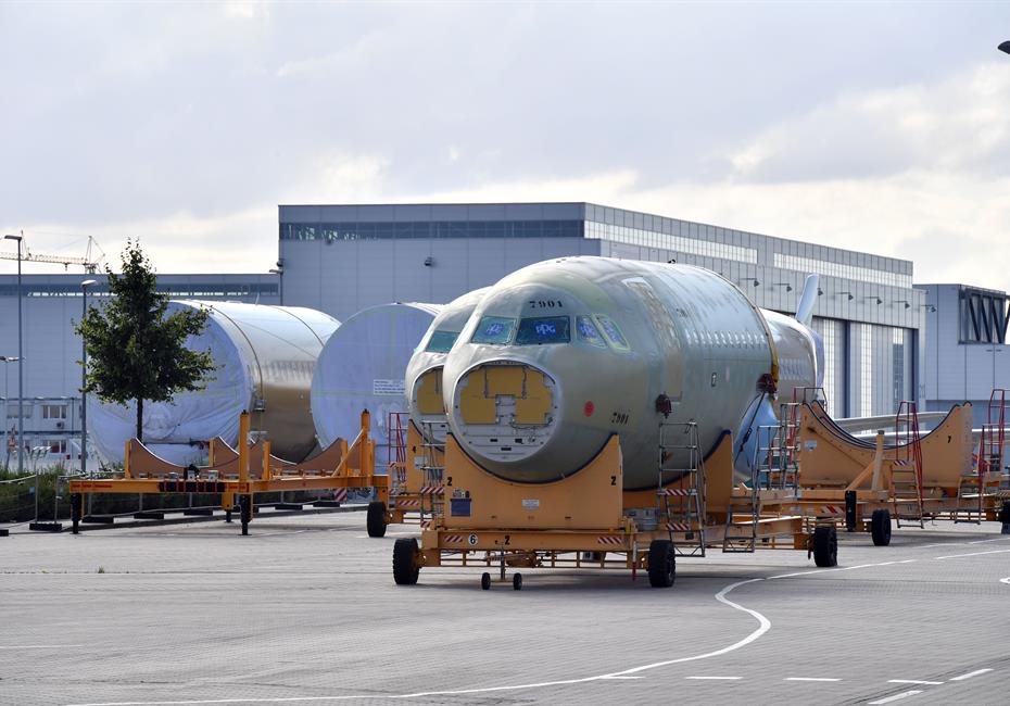 His Highness Sheikh Mohammed bin Rashid Al Maktoum-News-Mohammed bin Rashid tours Airbus Plant in Hamburg