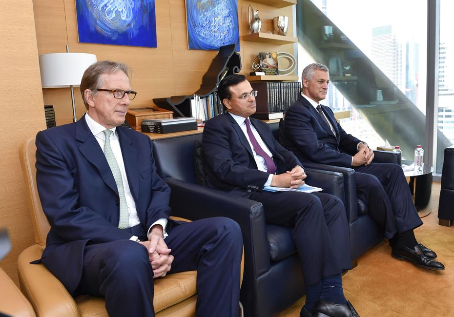 His Highness Sheikh Mohammed bin Rashid Al Maktoum-News-Mohammed bin Rashid receives Chairman of Standard Chartered and CEO of Barclays Bank
