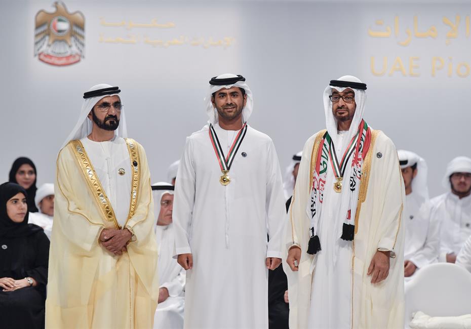  صاحب السمو الشيخ محمد بن راشد آل مكتوم-أخبار-محمد بن راشد ومحمد بن زايد يكرمان 46 من الأوائل والشخصيات والجهات في عام الخير