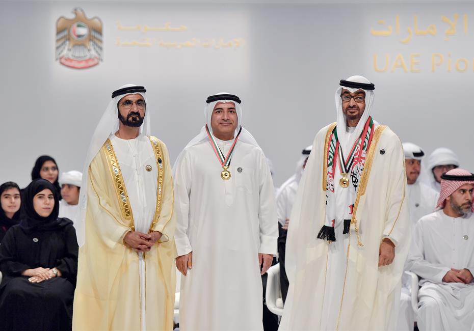  صاحب السمو الشيخ محمد بن راشد آل مكتوم-أخبار-محمد بن راشد ومحمد بن زايد يكرمان 46 من الأوائل والشخصيات والجهات في عام الخير