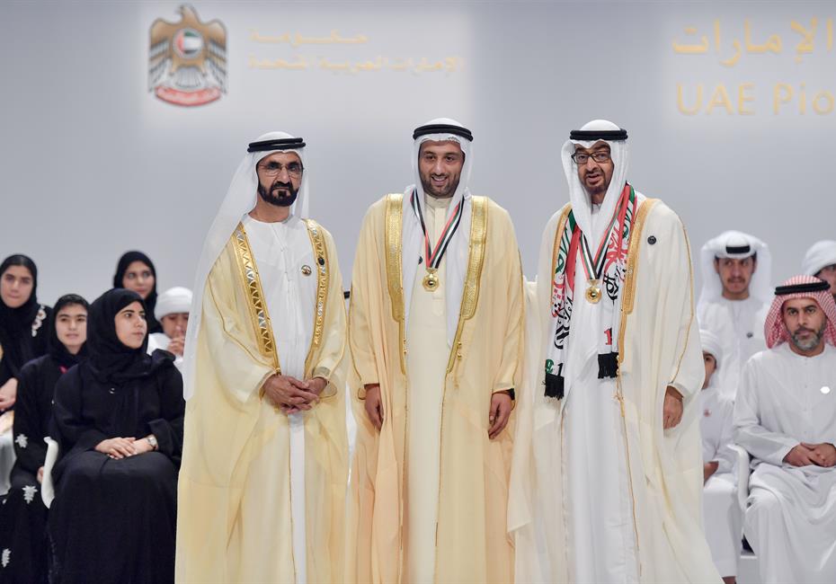  صاحب السمو الشيخ محمد بن راشد آل مكتوم-أخبار-محمد بن راشد ومحمد بن زايد يكرمان 46 من الأوائل والشخصيات والجهات في عام الخير