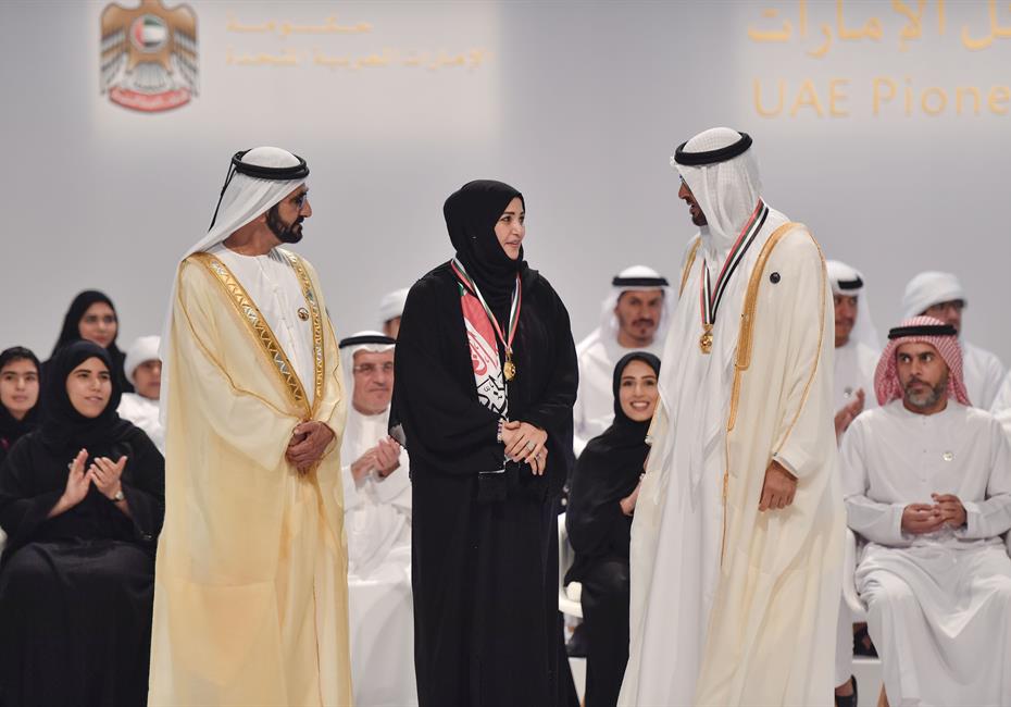  صاحب السمو الشيخ محمد بن راشد آل مكتوم-أخبار-محمد بن راشد ومحمد بن زايد يكرمان 46 من الأوائل والشخصيات والجهات في عام الخير