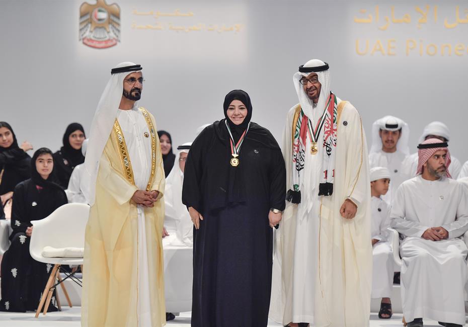  صاحب السمو الشيخ محمد بن راشد آل مكتوم-أخبار-محمد بن راشد ومحمد بن زايد يكرمان 46 من الأوائل والشخصيات والجهات في عام الخير