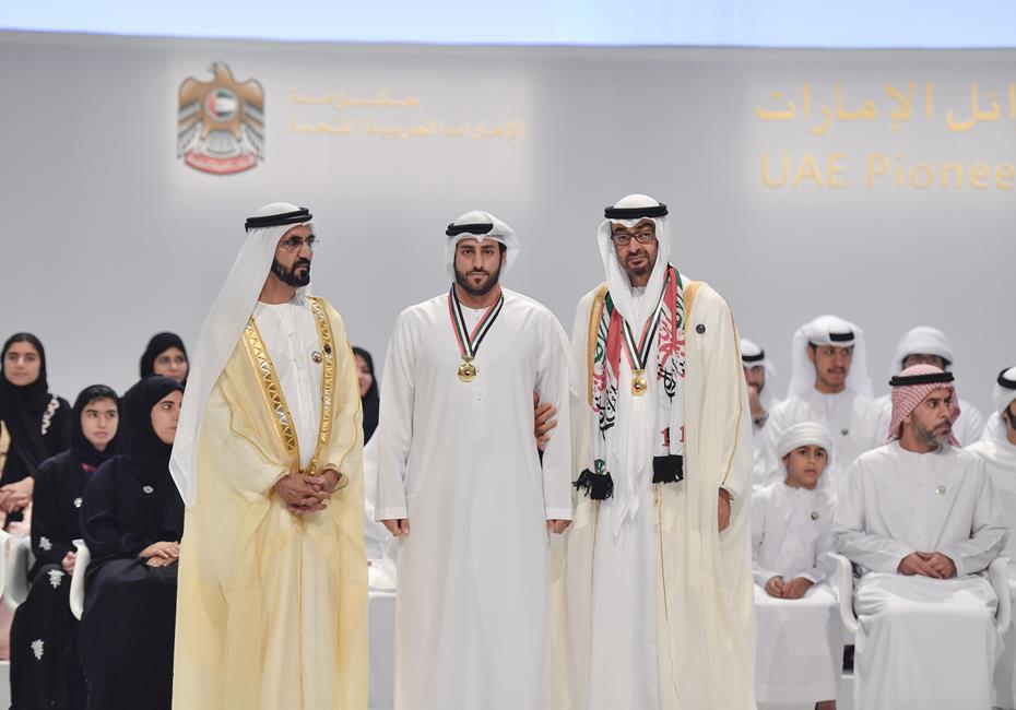  صاحب السمو الشيخ محمد بن راشد آل مكتوم-أخبار-محمد بن راشد ومحمد بن زايد يكرمان 46 من الأوائل والشخصيات والجهات في عام الخير