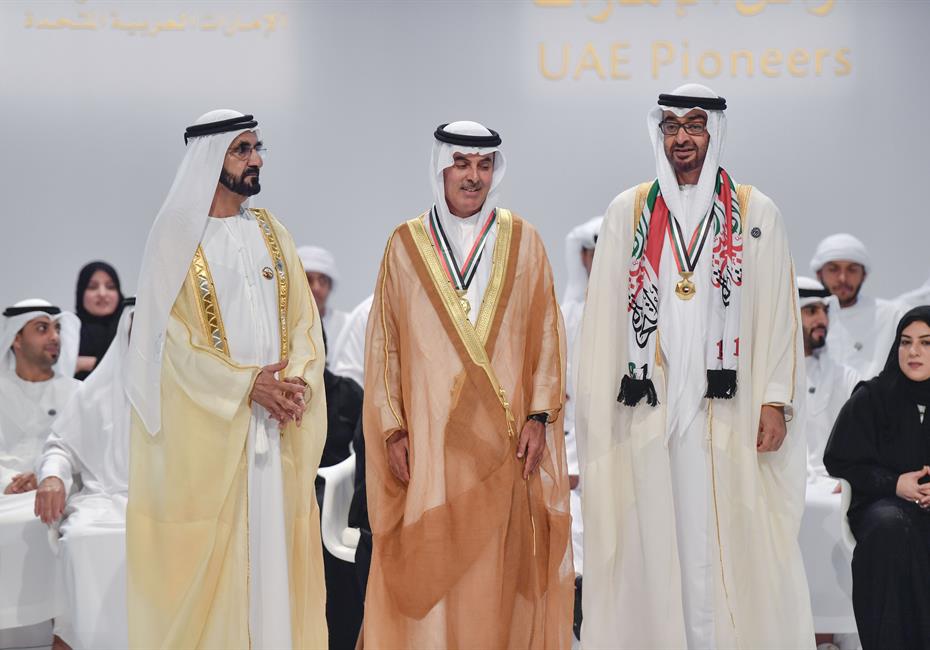  صاحب السمو الشيخ محمد بن راشد آل مكتوم-أخبار-محمد بن راشد ومحمد بن زايد يكرمان 46 من الأوائل والشخصيات والجهات في عام الخير