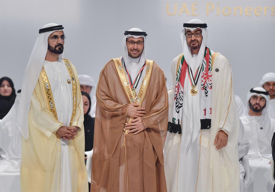  صاحب السمو الشيخ محمد بن راشد آل مكتوم-أخبار-محمد بن راشد ومحمد بن زايد يكرمان 46 من الأوائل والشخصيات والجهات في عام الخير