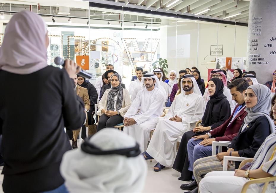  صاحب السمو الشيخ محمد بن راشد آل مكتوم-أخبار-محمد بن راشد يلتقي المشاركين في الدورة الثالثة من برنامج القيادات الإعلامية العربية الشابة