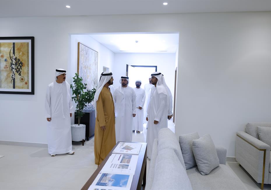 صاحب السمو الشيخ محمد بن راشد آل مكتوم-أخبار-محمد بن راشد يتفقد مشروع راشد بن محمد السكني ويثني على مواصفات المجمع السكني الجديد