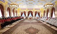 His Highness Sheikh Mohammed bin Rashid Al Maktoum-News-Mohammed bin Rashid receives Shabab Al Ahli Football Club following four-trophy season