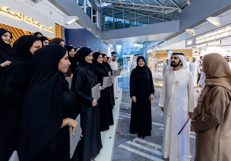  صاحب السمو الشيخ محمد بن راشد آل مكتوم-أخبار-محمد بن راشد يشهد تخريج دفعة جديدة من منتسبي دبلوم المسرعات الحكومية