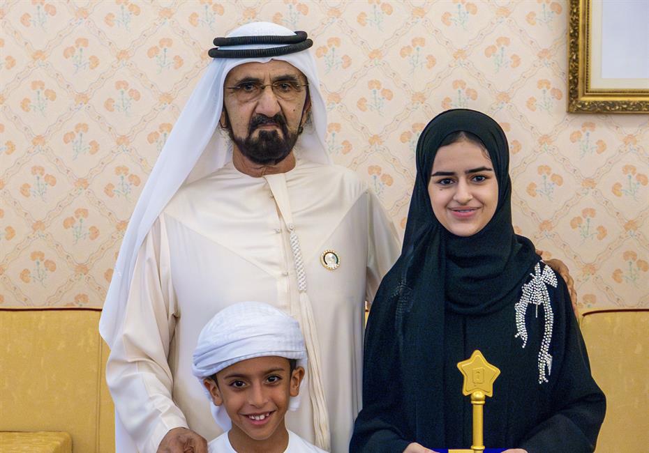  صاحب السمو الشيخ محمد بن راشد آل مكتوم-أخبار-محمد بن راشد يلتقي جمعاً من أعيان البلاد ورجال الأعمال ومسؤولي الجهات والدوائر الحكومية