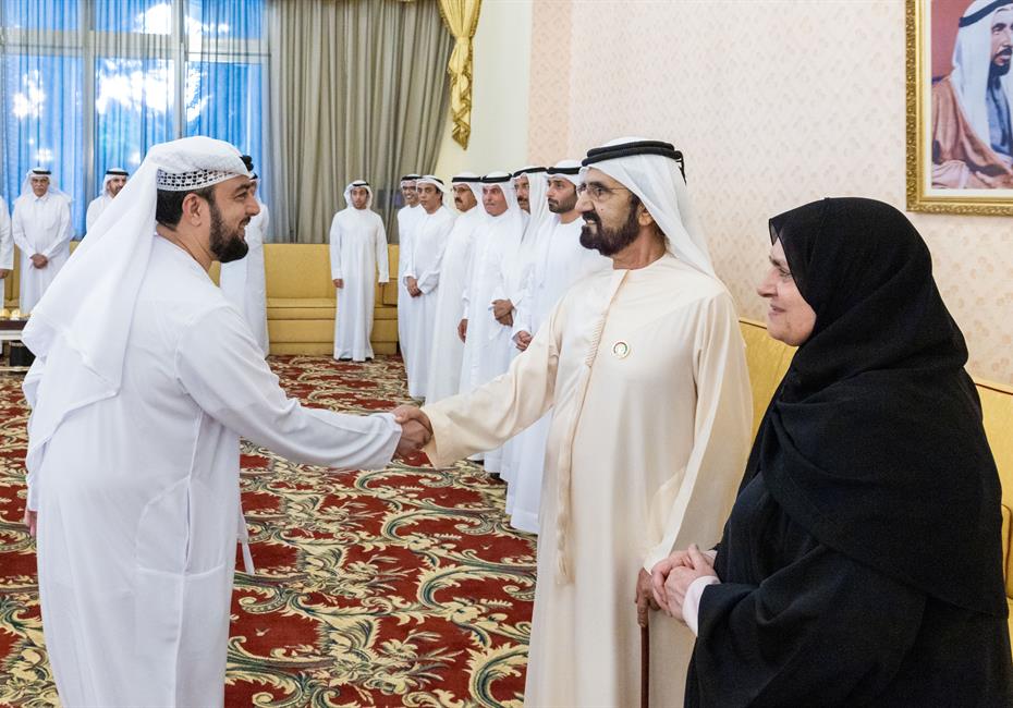  صاحب السمو الشيخ محمد بن راشد آل مكتوم-أخبار-محمد بن راشد يلتقي أوائل خريجي جامعة محمد بن راشد للطب والعلوم الصحية