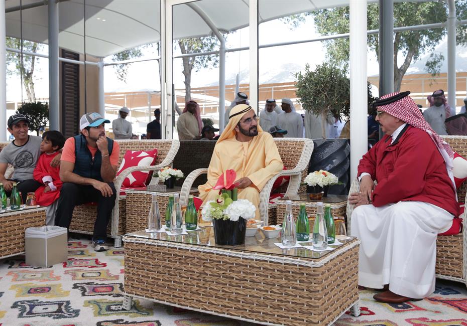  صاحب السمو الشيخ محمد بن راشد آل مكتوم-أخبار-محمد بن راشد وملك البحرين يشهدان تتويج حمد بن دلموك آل مكتوم بطلاً لسباق كأس الخليج للقدرة في البحرين