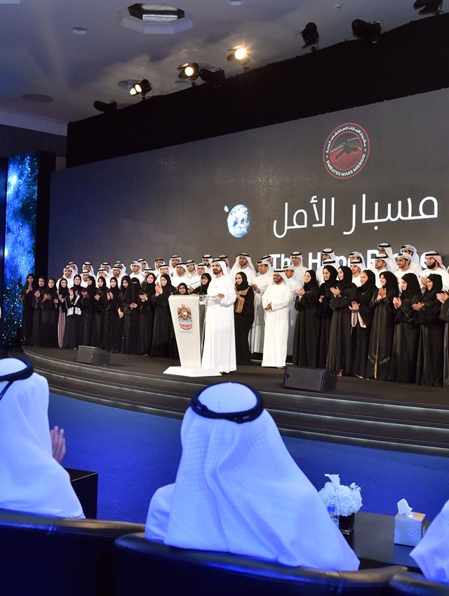  صاحب السمو الشيخ محمد بن راشد آل مكتوم -  - محمد بن راشد: الحلم يكبر بأجيال تؤمن به وتحوّله إلى واقع