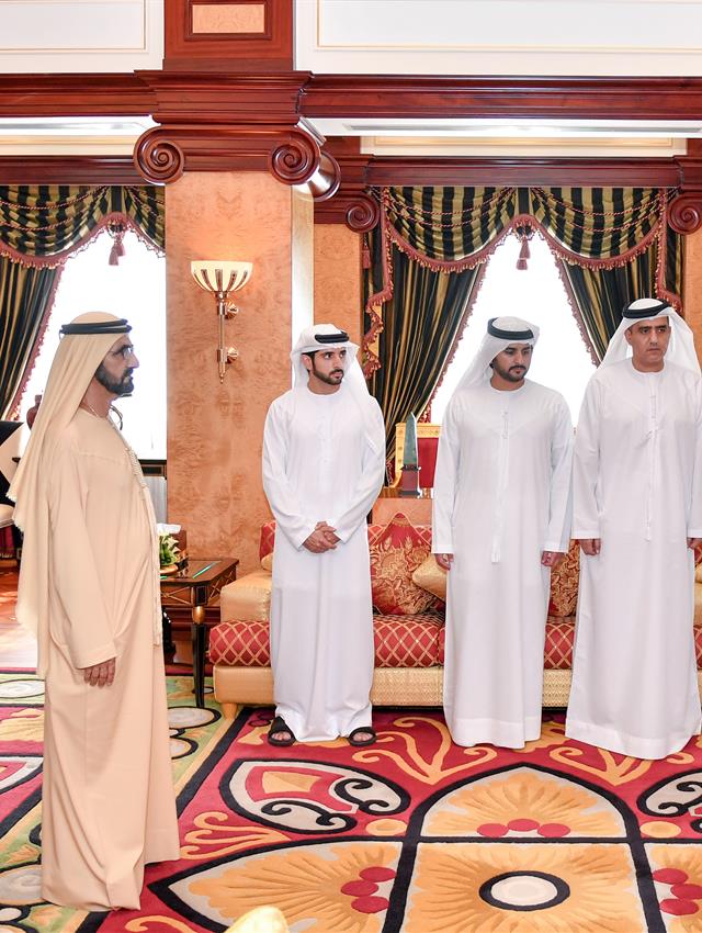  صاحب السمو الشيخ محمد بن راشد آل مكتوم -  - أمام محمد بن راشد .. 17 قاضيا جديدا في المحاكم الابتدائية يؤدون اليمين القانونية