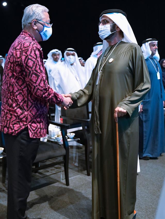  صاحب السمو الشيخ محمد بن راشد آل مكتوم -  - محمد بن راشد يلتقي رئيس وزراء ماليزيا في القمة العالمية للحكومات