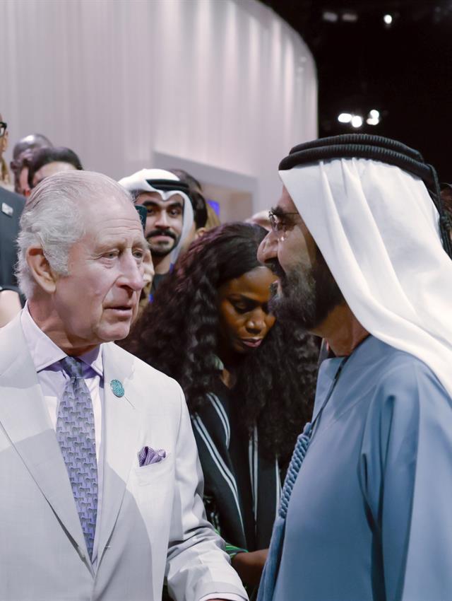  صاحب السمو الشيخ محمد بن راشد آل مكتوم -  - محمد بن راشد يلتقي الملك تشارلز الثالث على هامش مؤتمر الأطراف (COP28)